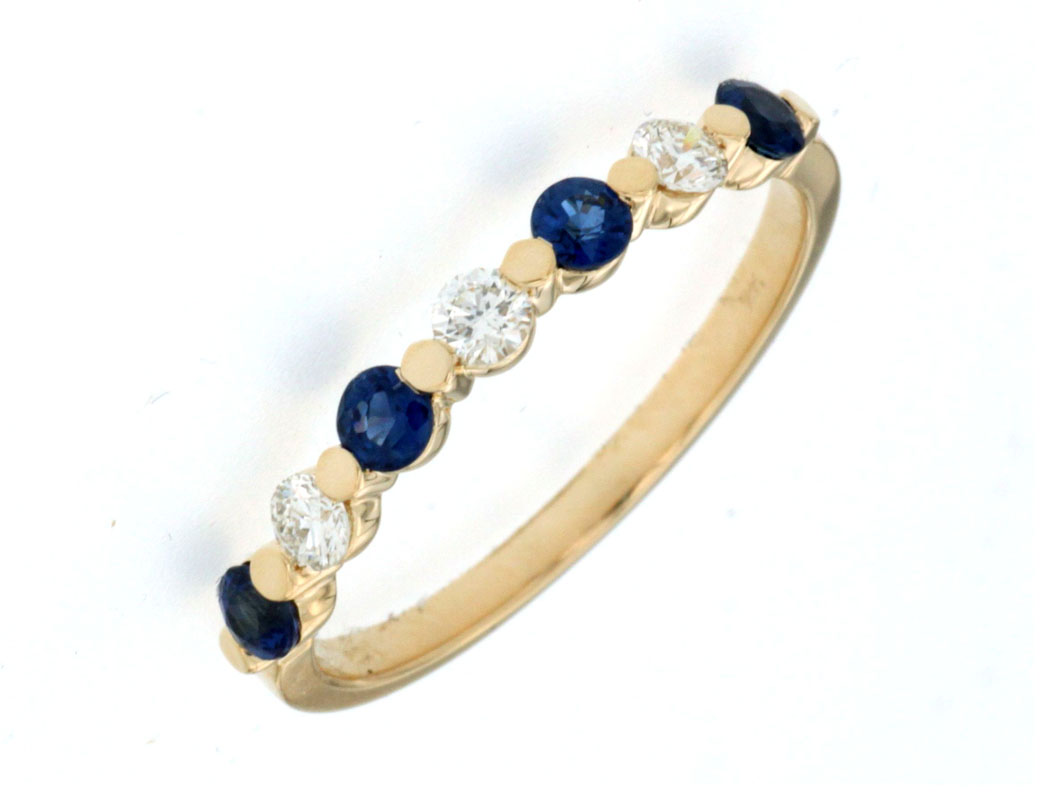 SAPPHIRE & DIAMOND RING