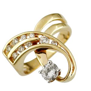 DIAMOND ENGAGEMENT RING