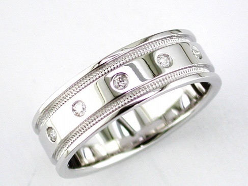 MEN'S DIAMOND RING